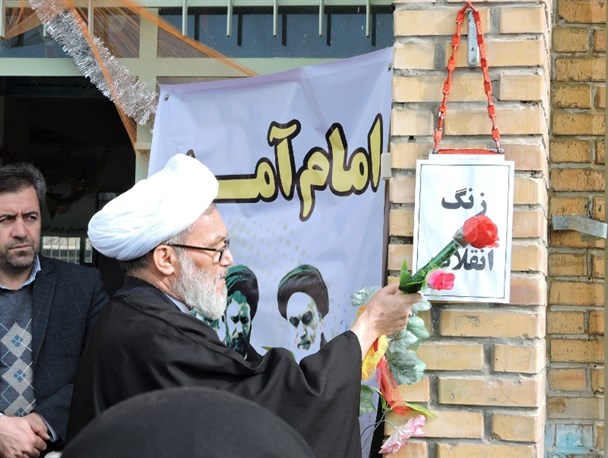 زنگ انقلاب در مدارس درگز نواخته شد+ تصاویر