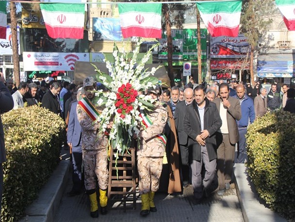 دامغانی ها لحظه ورود امام خمینی(ره) به میهن اسلامی ایران را گرامی داشتند