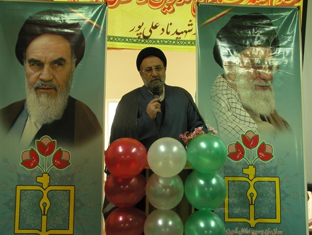 جشن‌های انقلاب باید بهانه‌ای برای انتقال آرمان‌ها باشد