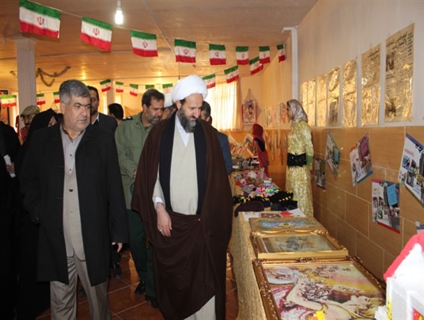 نمایشگاه دستاوردهای دانش آموزان در مدرسه شهدای محراب  قرچک برپا شد+ تصاویر
