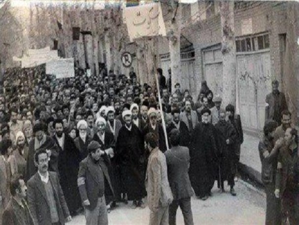 تصاویری از مبارزات مردم «نراق» که در تاریخ انقلاب ماندگار شد