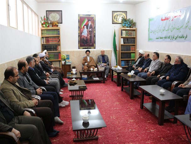 دیدار مسئولان اداری فیروزکوه با امام جمعه در آغاز دهه فجر + تصاویر
