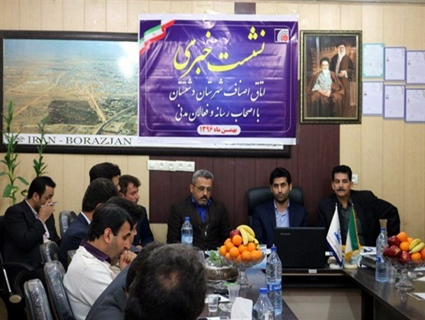 تصاویر/نشست خبری رییس اتاق اصناف شهرستان دشتستان با اصحاب رسانه
