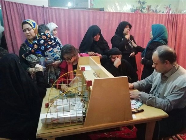 دست‌های مهربانی بر سر حاشیه‌نشینان کرمانشاه +تصاویر