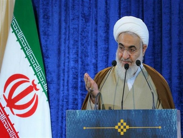 برجام و FATF کشور را از پیشرفت بازمی‌دارد/ انقلاب نکردیم که مسئولان در کاخ شاه جشن تولد بگیرند