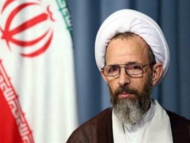 انقلاب اسلامی ایران یاری رسان مظلومان جهان است/ تصمیم گیری‌های غلط دولت مردان عامل اصلی برخی عقب ماندگی‌هاست