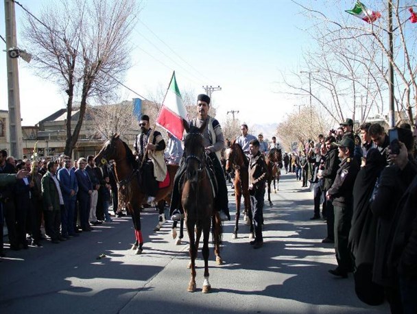 خروش چهل سالگی انقلاب بر بلندای بام ایران