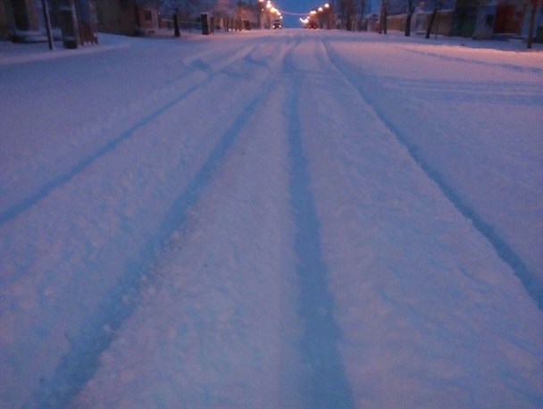 مسدود شدن جاده های روستایی دهگلان بر اثر بارش سنگین برف