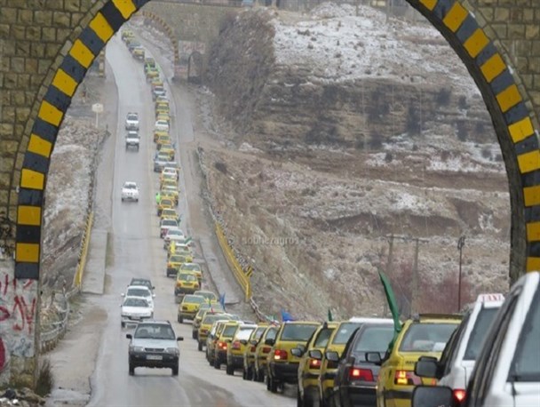 آغاز دهه فجر با برگزاری رژه خودرویی در شهر یاسوج