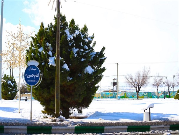 بارش نعمت الهی سرور و شادمانی مردم شهرکرد را به دنبال داشت/ مردم پس از سال‌ها پارو به‌دست شدند