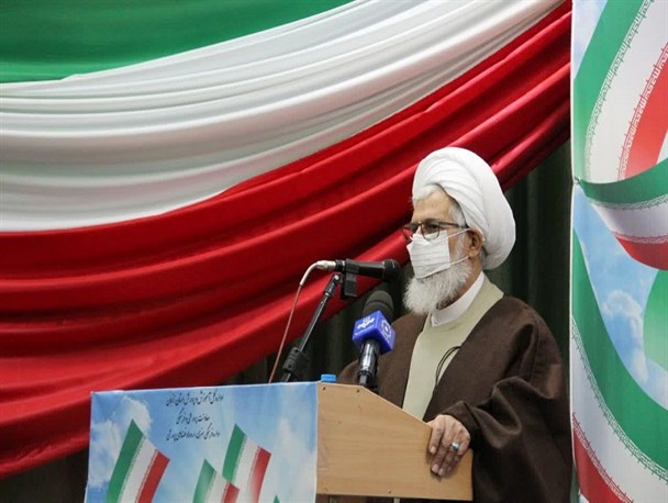 دانش‌آموزان میراث‌داران انقلاب اسلامی هستند/ دشمنان همچنان هویت و فرهنگ ما را نشانه گرفته است