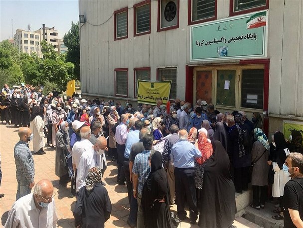 اگر واکسیناسیون روند طبیعی خود را طی می‌کرد،گرفتار اومیکرون می‌شدیم؟/ توجه به شایعات پیرامون واکسن و تداوم مخاطرات حوزه سلامت