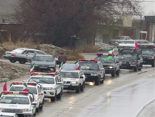آغاز دهه فجر با برگزاری رژه خودرویی در شهر یاسوج