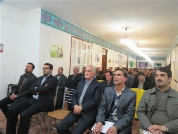 طلایه داران امورتربیتی تویسرکان تجلیل شدند