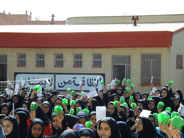 زنگ نیکوکاری در مدارس سراب به صدا در آمد