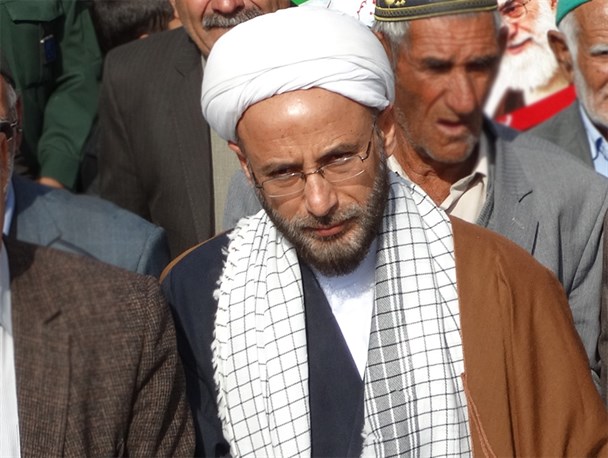 من از انتخاب19 اسفند به عنوان روز فراشبند بی خبر بوده ام/امیدوارم این جشن به میتینگ انتخاباتی تبدیل نشود/کسی که نامه ی جام زهر به رهبری می دهد شایستگی حضور و سخنرانی در شهرستان را ندارد