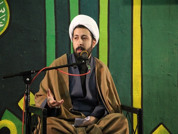 نصرت الهی در تدبیرها و سیاست‌های مسئولان جایگاهی ندارد / مصداق عینی برای دستیابی به امداد الهی، انقلابی بودن است
