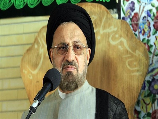 شهدا با خون خود فرهنگ ایثار را در جامعه نهادینه کردند