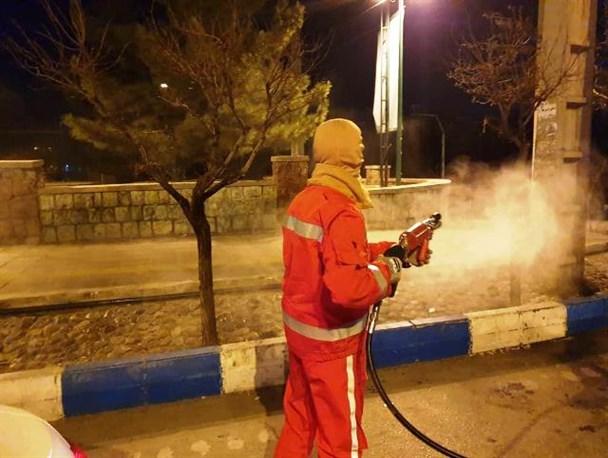 آغاز عملیات ضدعفونی شهر اردل در راستای مبارزه با کرونا