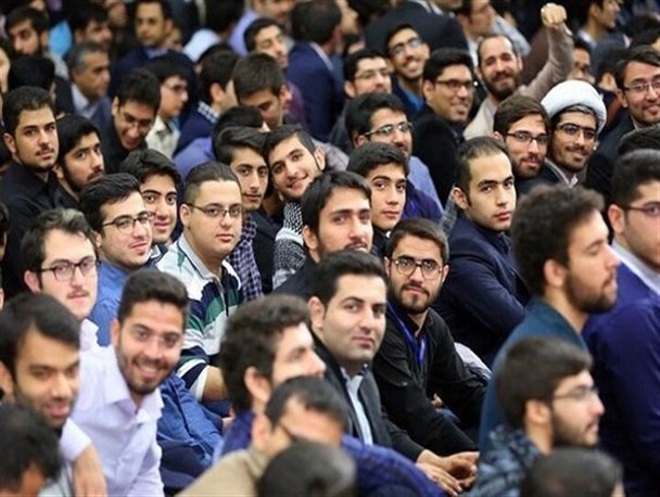 آیا دولت روحانی به جوان‌گرایی اعتقاد دارد؟/ شایسته‌سالاری؛ عنصر مفقوده در دولت تدبیر