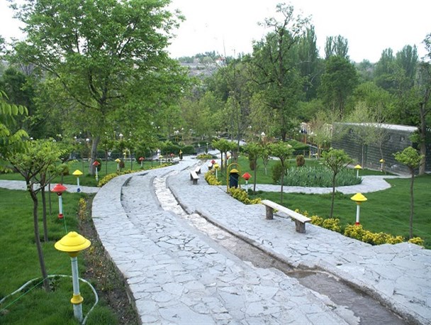 سرانه فضای سبز لرستان از استاندارد کمتر است
