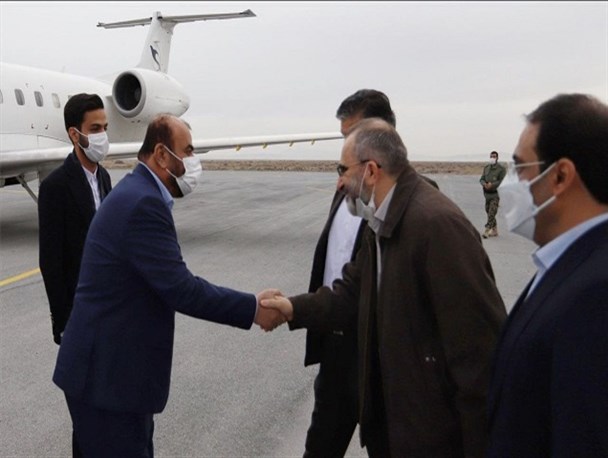وزیر راه و شهرسازی وارد اراک شد