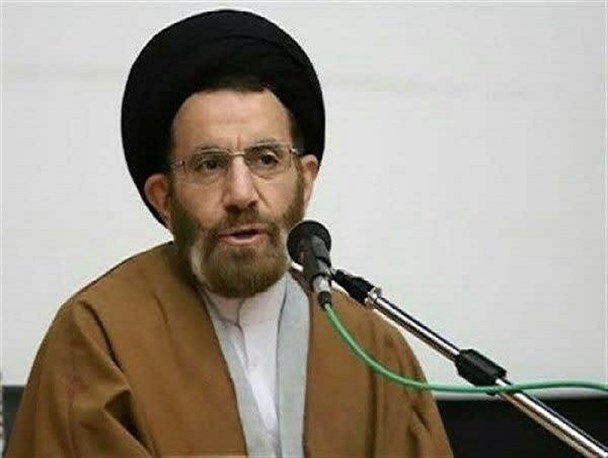 نماز جمعه پیام اتحاد، عبادت و شکوه را به همراه دارد