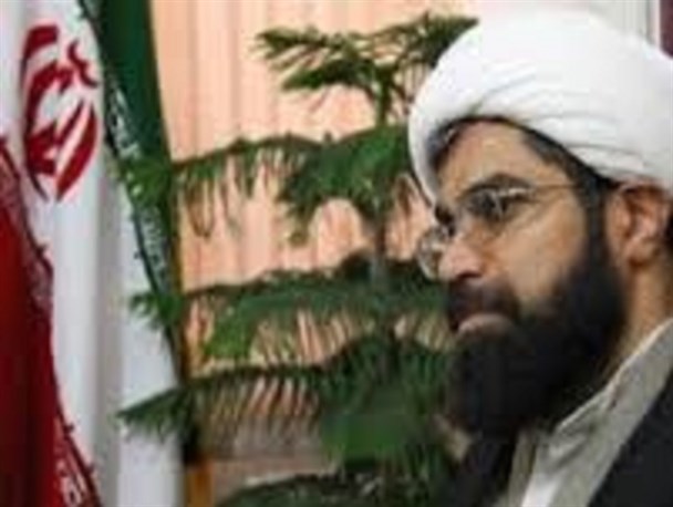 مسئولین در خصوص خروج صدها کامیون سوخت از مرزهای سیستان شفاف سازی کنند/ معاونین استاندار به وعده های خود عمل کنند