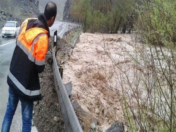 تخلیه اضطراری ۳ روستای جنوب تهران / سیلاب رودخانه کن به کهریزک رسید
