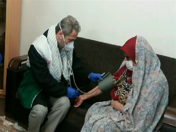 بسیج جامعه پزشکی سیستان وبلوچستان بیماران کرونایی را در خانه شناسایی می کند