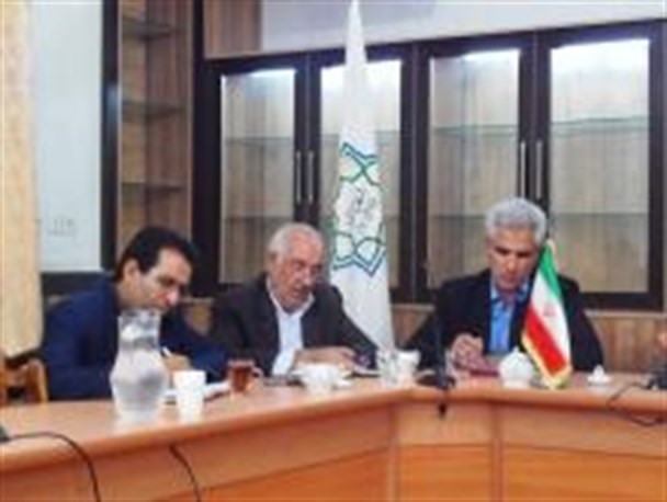 از استاندار خراسان جنوبی جذب نیروهای بومی را مطالبه می کنیم