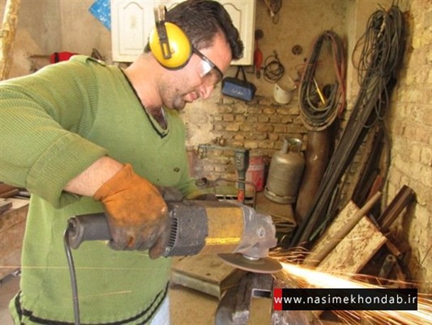 کارگران شریف‌ترین انسان های اجتماع هستند/ گزارش تصویری از کارگاران انواع مشاغل در خنداب