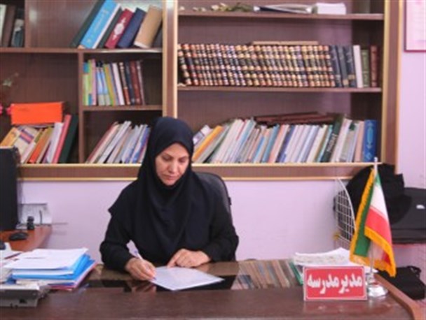 اولین معلم عالم ،ذات باری تعالی است