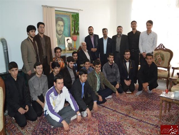 دیدار بسیجیان با پدران شهدا در میاندوآب