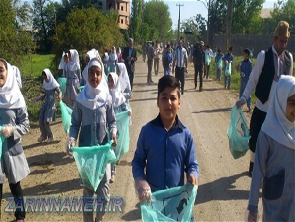 پاکسازی طبیعت محمدآبادکتول توسط دانش آموزان+ تصاویر