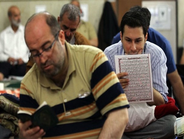220 نفر در خوروبیابانک معتکف شدند