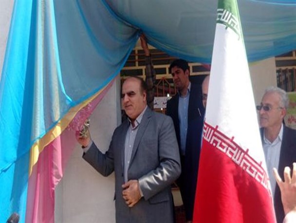 به صدا درآمدن زنگ «سپاس معلم» توسط استاندار کرمانشاه در اسلام آبادغرب/ برگزاری مراسم گرامیداشت روز معلم