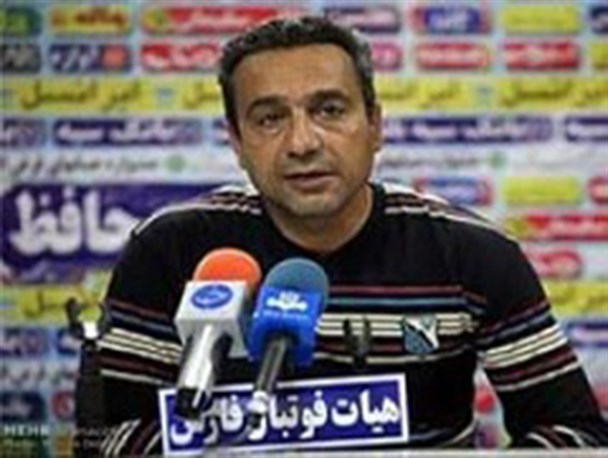 هدفمان شادکردن دل مردم فارس است