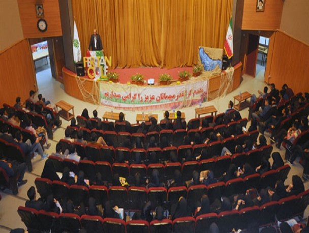 وحدت اقوام و مذاهب از برکات نظام جمهوری اسلامی است