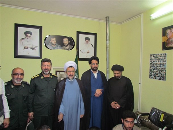 دیدار جمعی از کارکنان سپاه فارسان با امام جمعه این شهرستان