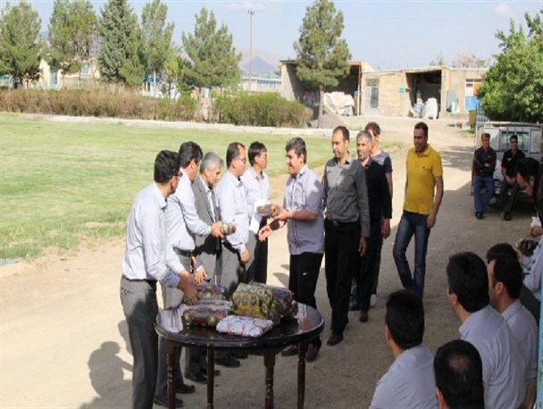 هفته ای شاد و پرنشاط در کارخانه لبنیات گلپایگان/تصاویر