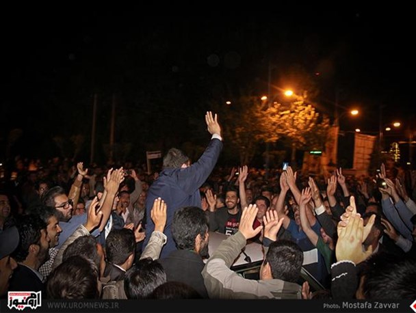 جشن پیروزی روح الله حضرتپور در مسجدموسی بن جعفر(ع) ارومیه