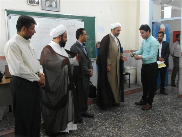 تقدیر از معلمان نمونه شهر سیراف + تصاویر