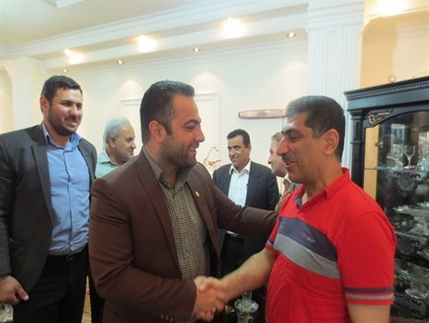 دیدار با جانباز توسط پرسنل و اساتید موسسه کمیل کردکوی+تصاویر