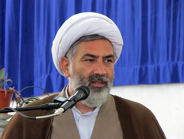 وظیفه همه علما عمل به منویات ولایت فقیه است/ فریب خط کشی های دشمن را نخوریم