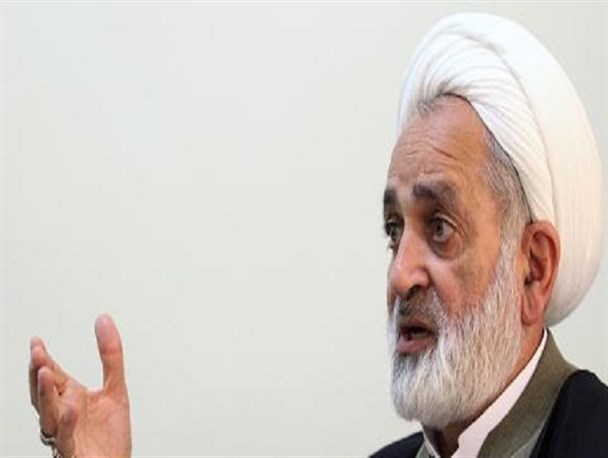 آن چه مردم اصفهان صادر کرده اند، پیشکسوتی مبارزه است/ موشک های اختلاف را خود این آقایان صادر می کنند
