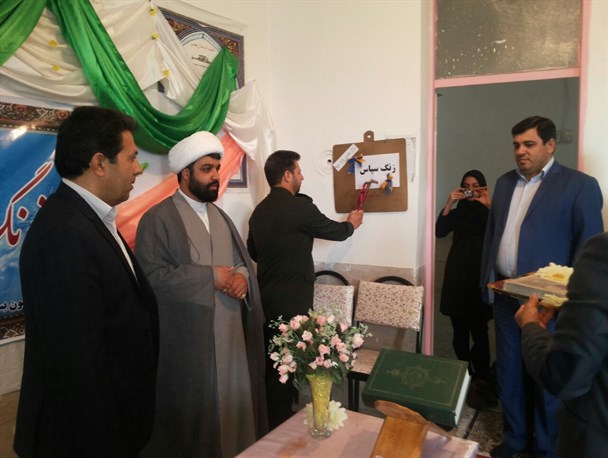 زنگ سپاس از معلم در مدارس هرسین نواخته شد+ تصویر