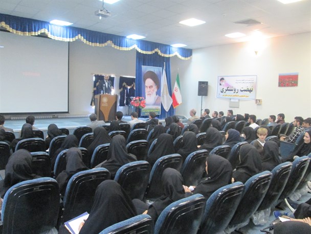آمریکا به دنبال دولت غیر انقلابی در ایران است