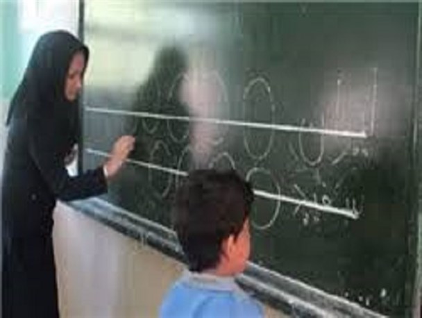 اولین روز تدریس از دانش آموزم کتک خوردم/ هزینه های خدمات درمانی مهمترین مانع پیشرفت تحصیلی دانش آموزان استثنایی است