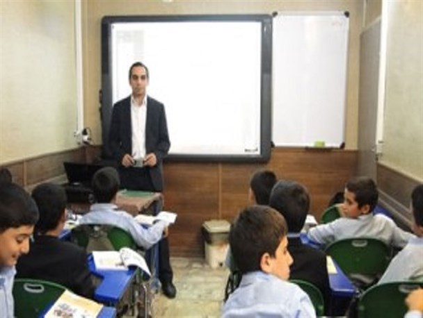معلم، پرتوی از حقیقت/ رفتار متفاوت معلم جوان آملی با شاگردانش